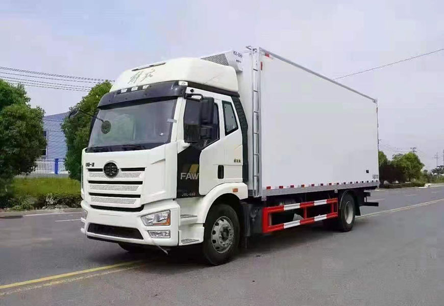 解放J6L精英版高頂雙臥冷藏車(chē)
